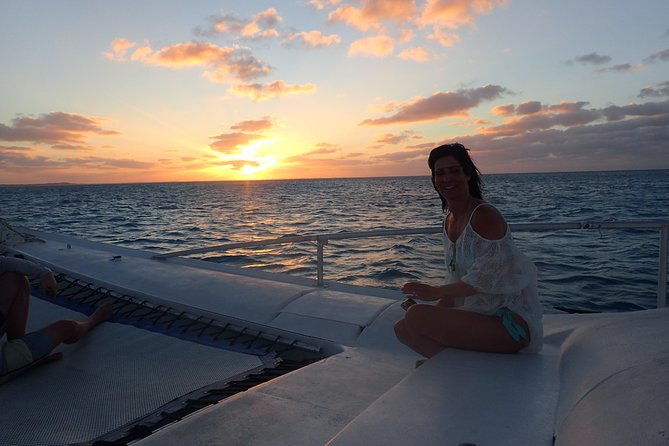 2-hour-champagne-sunset-cruise-from-grace-bay-providenciales-adult-only