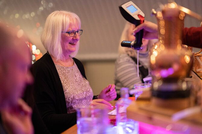 2-hour-gin-school-experience-in-aberdeen-2