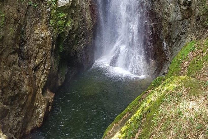 2-hours-trekking-waterfall-tour-in-tobago