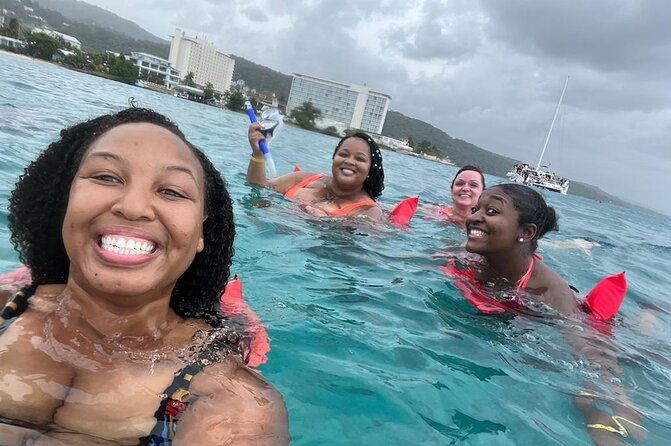 7-miles-beach-in-negril-snorkeling-boat-ride-and-ricks-cafe