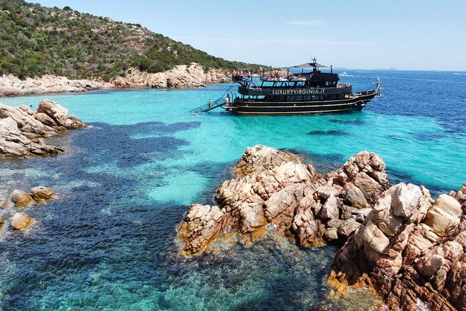 8-hour-tour-of-the-la-maddalena-archipelago-ponte-vip