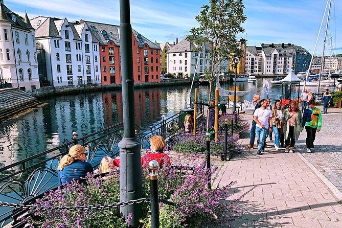 alesund-sightseeing-private-tour-for-cruise-passengers