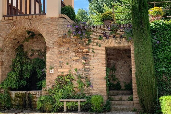alhambra-complete-guided-tour-with-nasrid-palaces-tickets-2