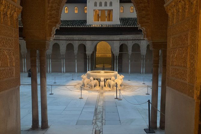alhambra-night-visit-to-nasrid-palaces-2