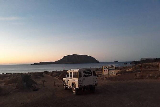 amazing-jeep-safari-at-graciosa-island-lanzarote