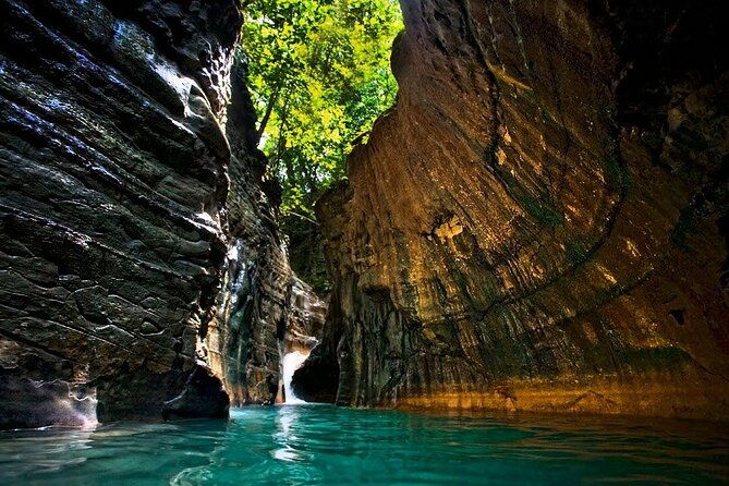 amber-cove-and-taino-bay-cruise-ship-waterfalls-of-damajagua