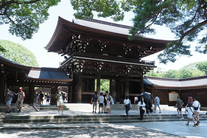 aoyama-art-museum-tour-from-tokyo
