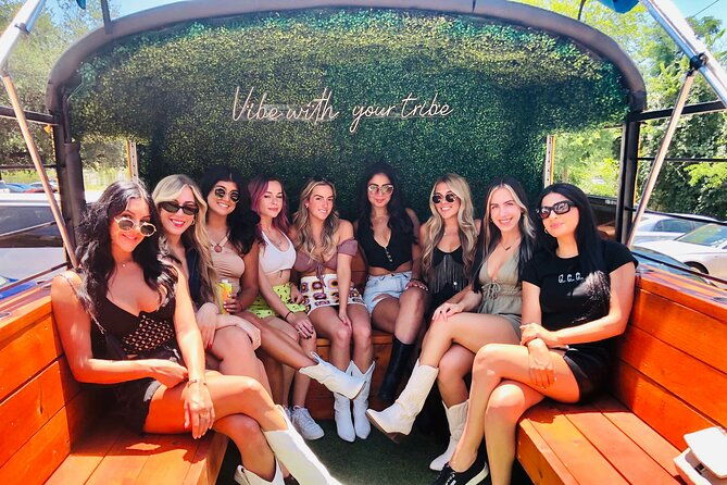 austin-murals-mimosas-roofless-party-bus-tour-and-photoshoot