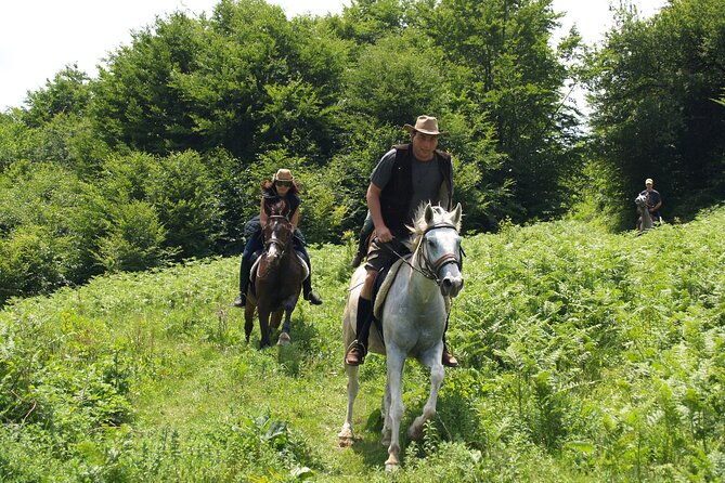 balkan-horse-riding-glozhene-monastery-ride