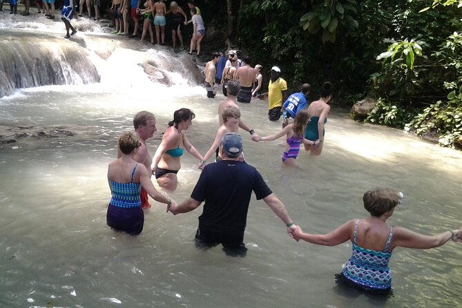bamboo-rafting-dunns-river-falls-from-falmouth