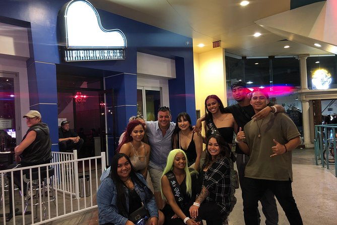 bar-crawl-on-fremont-street