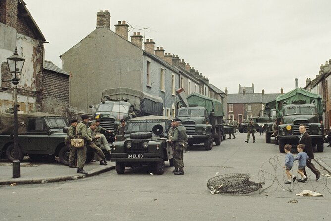 belfast-the-troubles-cab-tour-adventure-2hrs-personal-guide