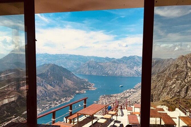 bike-tour-downhill-from-njegos-mausoleum-to-kotor-bay