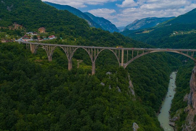 black-lake-and-djurdjevica-tara-bridge-private-tour