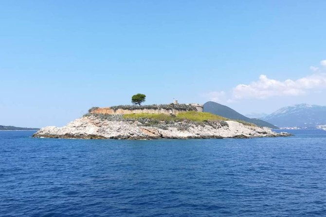 blue-cave-adventure-beach-time