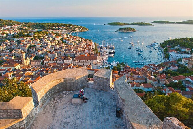 blue-cave-hvar-vis-and-pakleni-islands-group-speedboat-tour