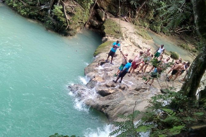 blue-hole-dunns-river-lunch-and-shopping-from-negril