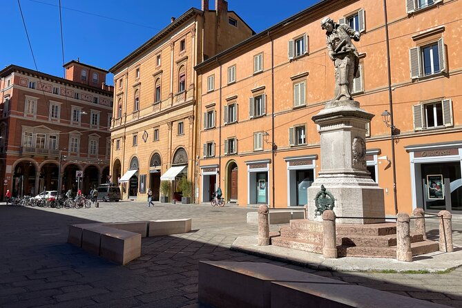 bologna-walking-food-tour-and-highlights-with-a-local-guide