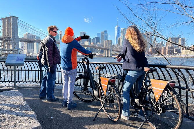 broadway-bike-tour-with-authentic-dutch-bikes