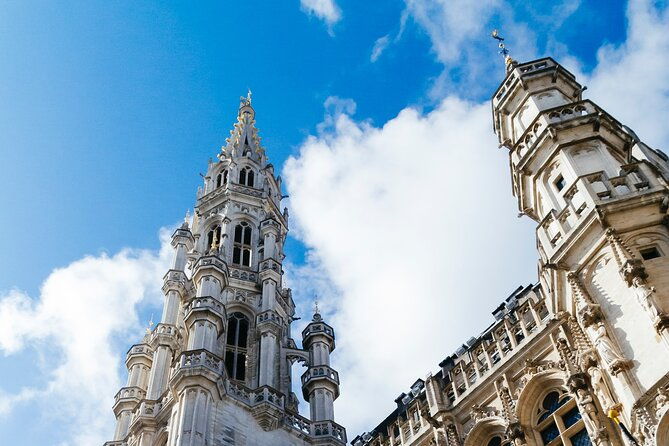brussels-walking-tour-with-waffle-tasting-history-and-delights
