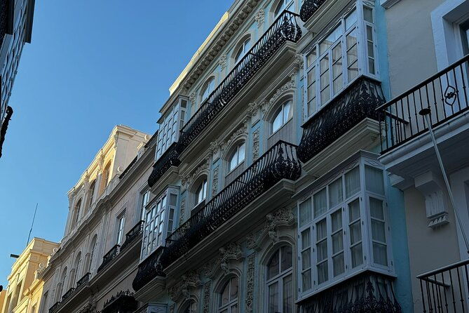 cadiz-from-a-seagulls-eye-view-a-route-between-rooftops-and-observation-towers