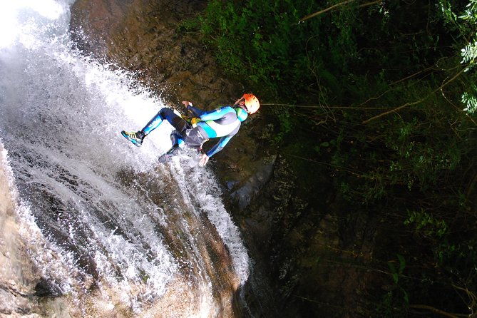 canyoning-in-ecouges-valley-in-vercors-grenoble-2