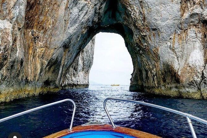 capri-magical-boat-tour-for-an-unforgettable-3-hour-experience-2