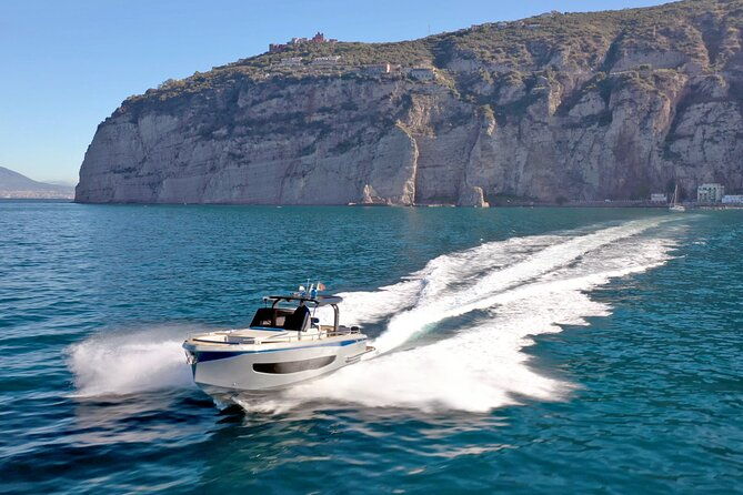 capri-private-all-inclusive-boat-tour-with-city-exploration