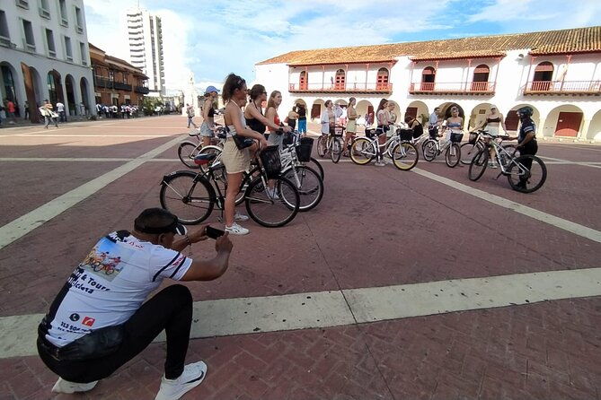 cartagena-historical-cultural-and-graffiti-bike-tour