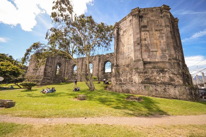 cartago-highlights-irazu-volcano-and-small-towns-private-tour