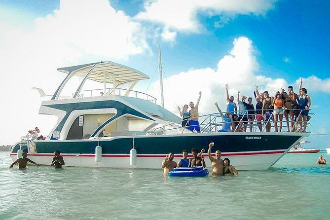 catamaran-booze-cruise-and-snorkeling-punta-cana