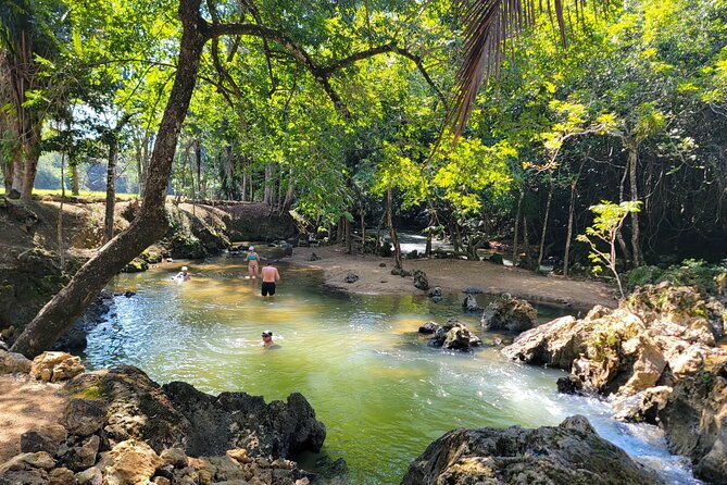 cave-river-tubing-belize