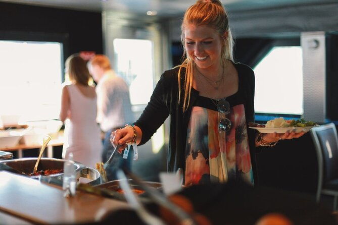 chicago-fireworks-dinner-cruise-with-buffet-2