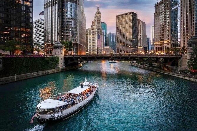chicago-luxury-minibus-city-tour-and-architecture-river-cruise