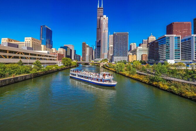 chicago-river-architecture-boat-cruise-hop-on-hop-off-bus-tour