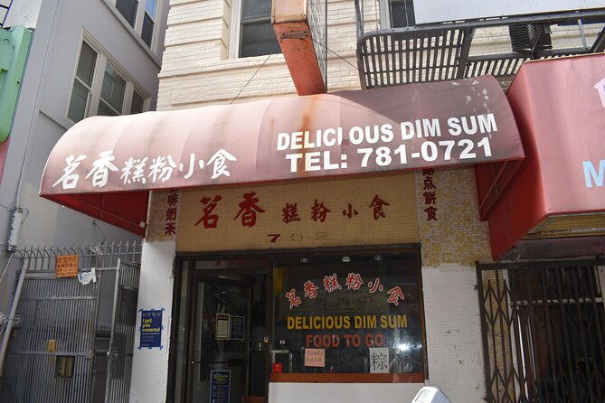 chinatown-food-history-walking-tour-small-group-2