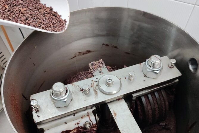 chocolate-lesson-in-modica-for-small-groups-2