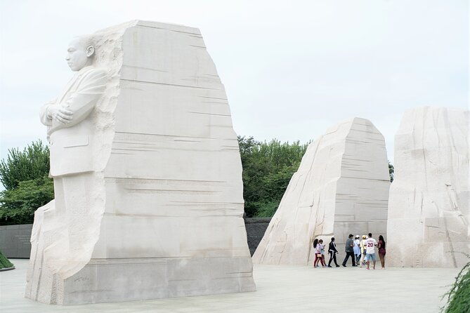 city-monuments-cherry-blossom-tour-with-optional-entry-tickets