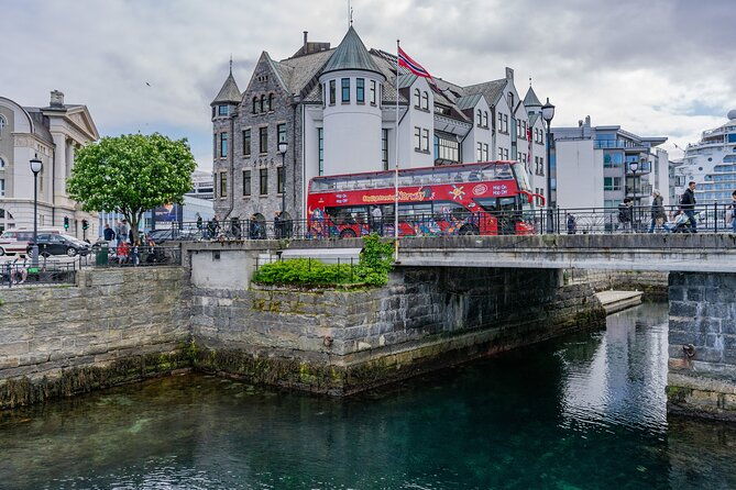 city-sightseeing-alesund-hop-on-hop-off-bus-tour