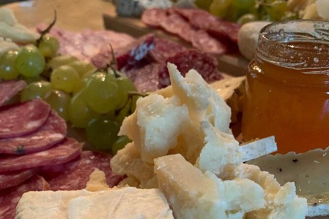 classic-private-wine-tasting-in-castagnole-delle-lanze
