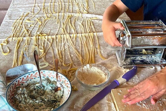 cooking-class-of-local-food-in-a-tuscan-farm