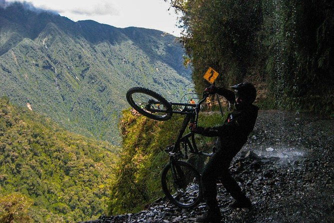 death-road-by-bike-full-day-front-suspension