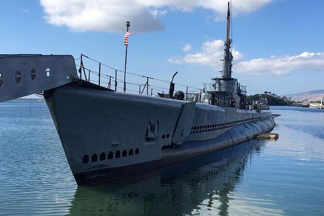 deluxe-arizona-memorial-bowfin-submarine-and-honolulu-city-tour