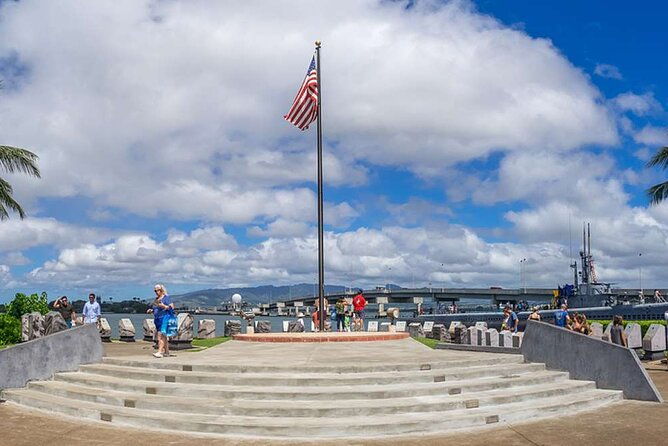 deluxe-pearl-harbor-uss-arizona-memorial-and-honolulu-city-tour