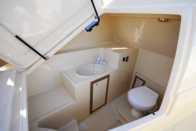 dinghy-rental-with-skipper-in-the-maddalena-archipelago