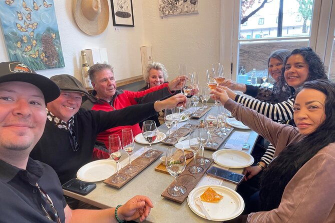 downtown-santa-fe-walking-wine-history-tapas-tour