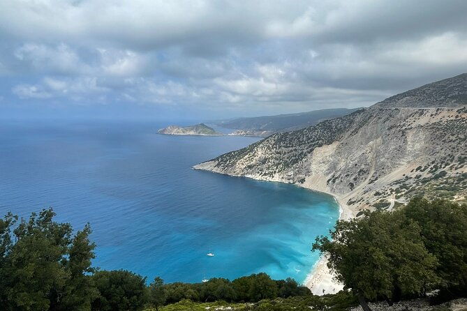 dream-tour-melissani-lake-drogarati-cave-myrtos-viewpoint