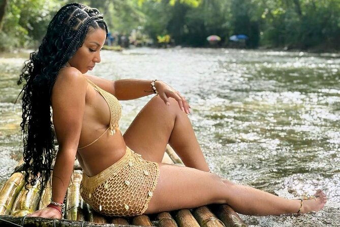 dunns-river-falls-bamboo-rafting-with-limestone-foot-massage