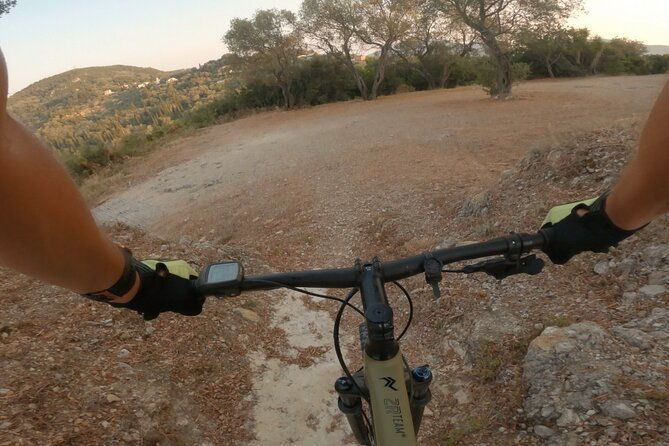 e-mtb-tour-agii-deka-stavros-mountain-achilleion-palace