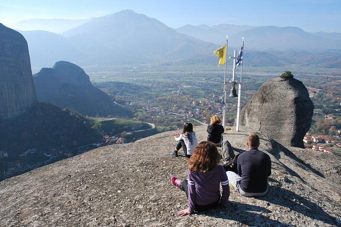 easy-hiking-adventure-at-meteora